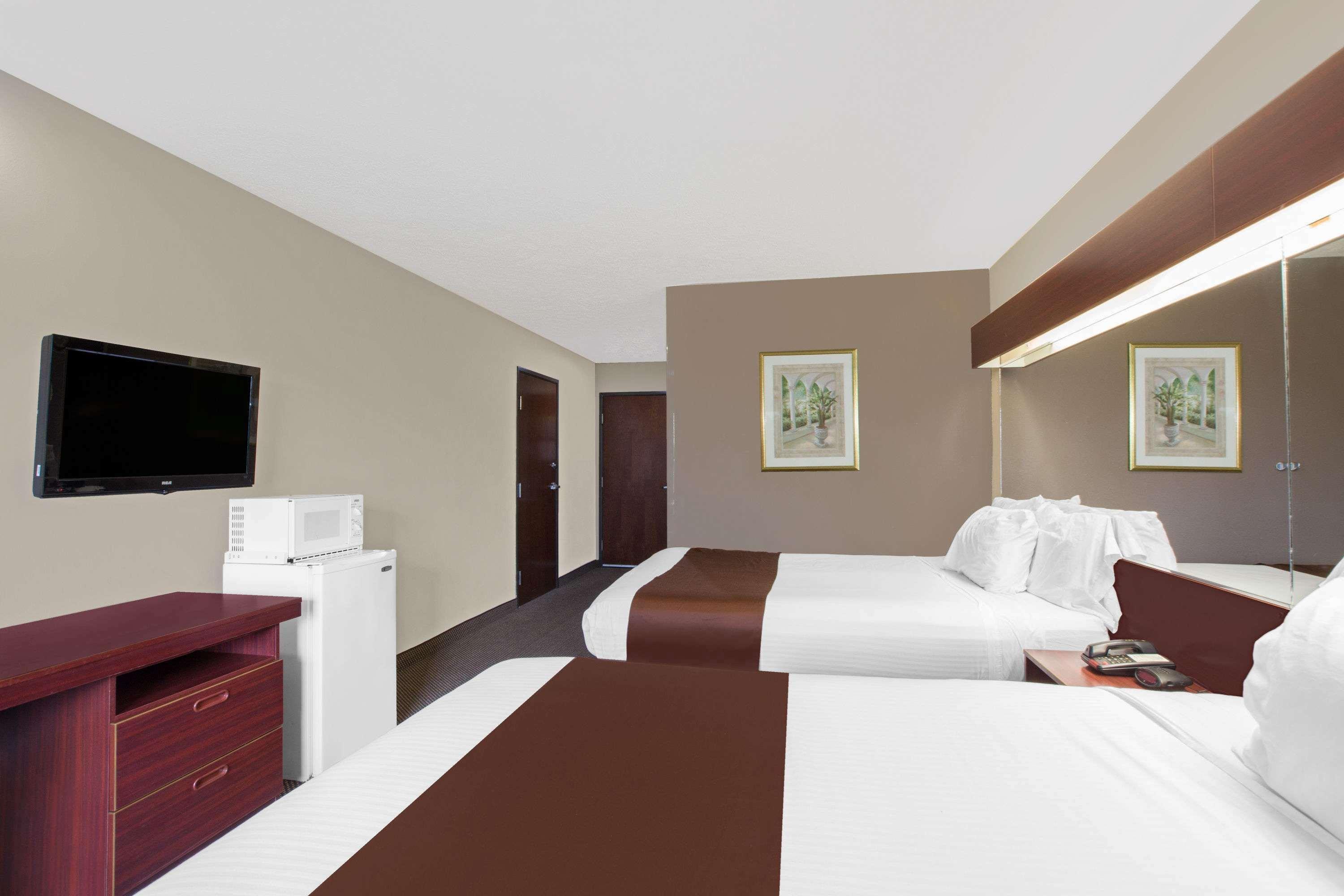 Microtel Inn & Suites - Meridian Exteriör bild